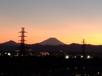 夕暮れの富士山.jpg